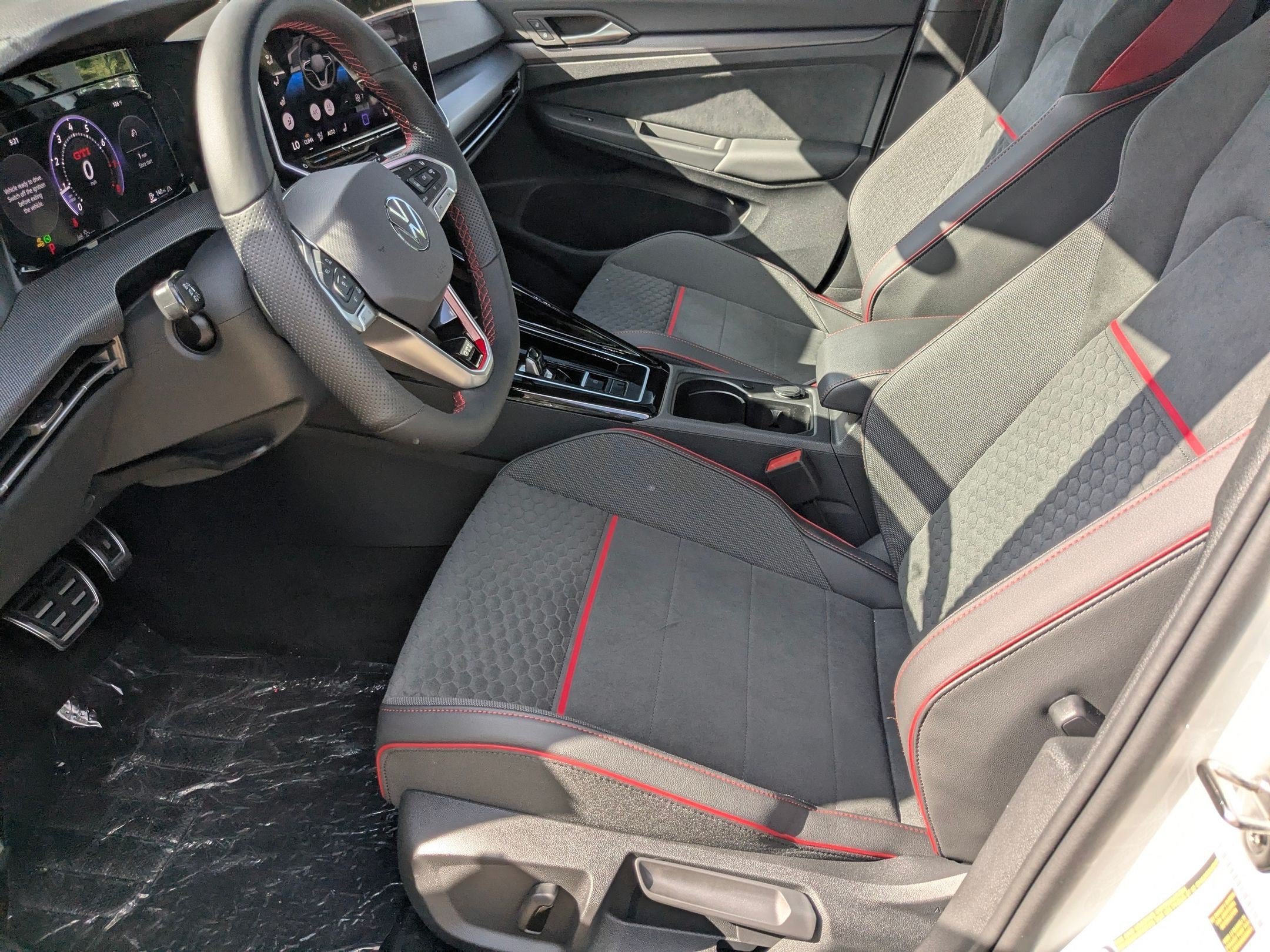 New 2026 OPAL WHITE Volkswagen SE image 5