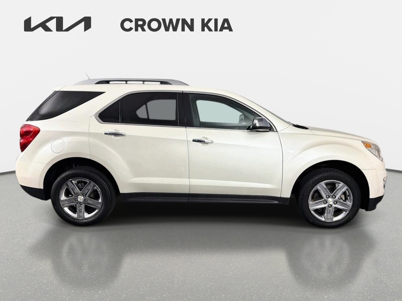 Used 2015 White Diamond Pearl Chevrolet LTZ image 4