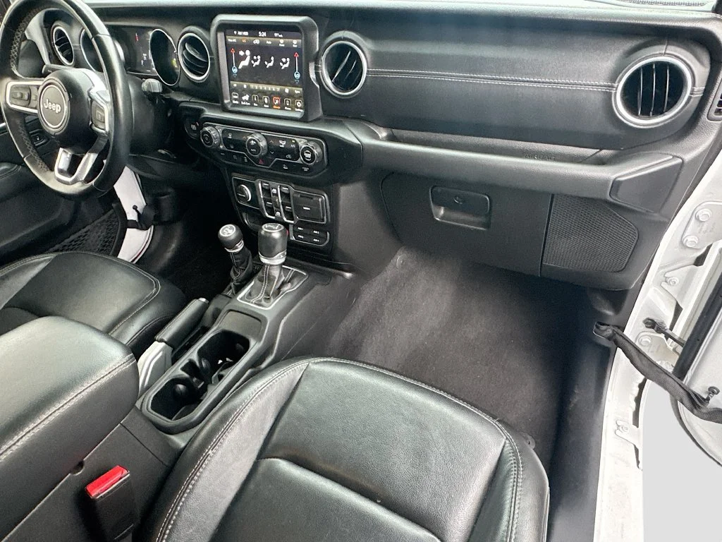 Used 2022 White Jeep Unlimited Sahara 4xe image 32