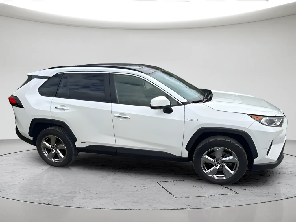 Used 2020  Toyota Limited image 5