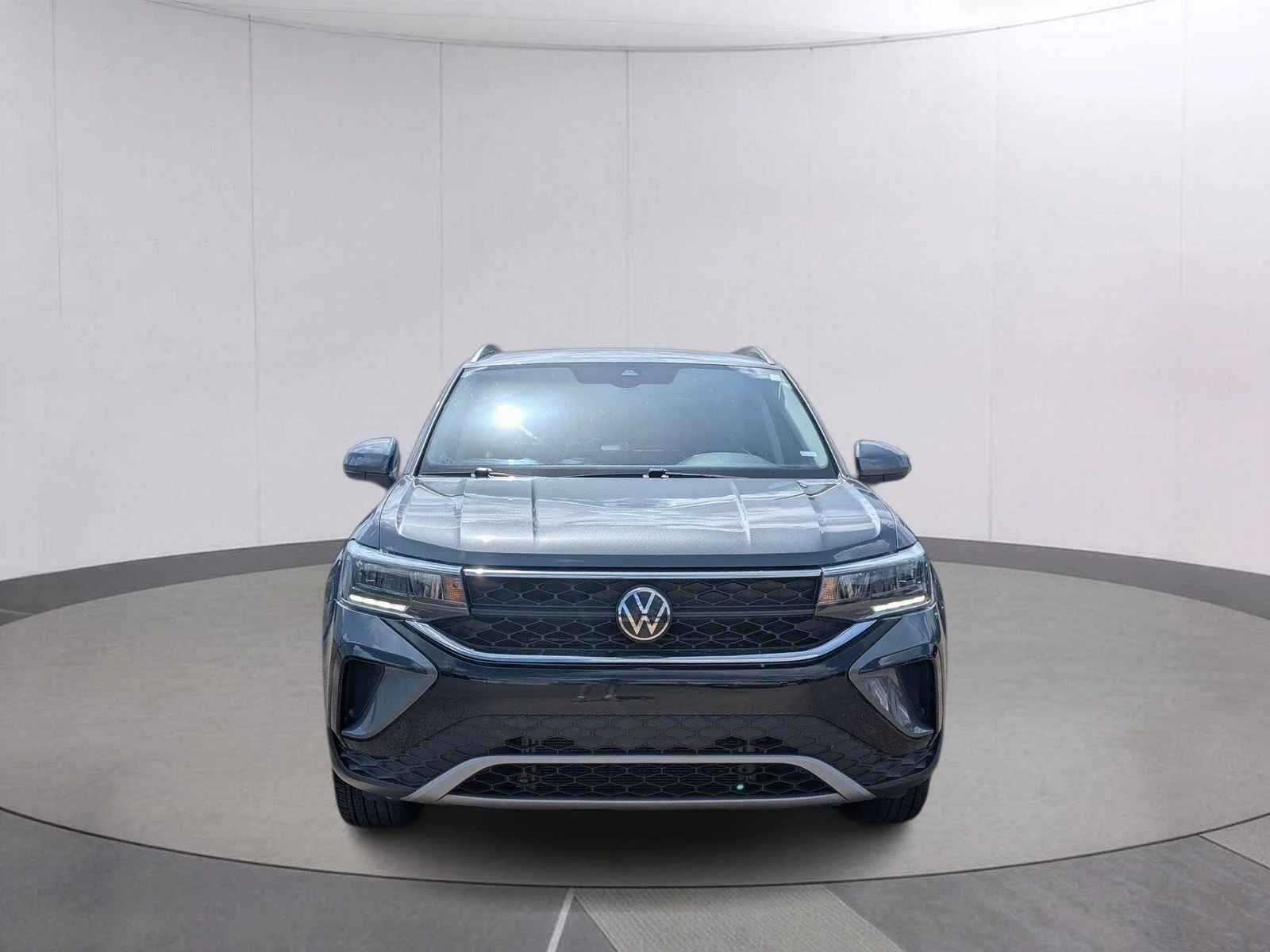 Used 2024 GRAY Volkswagen SE image 8