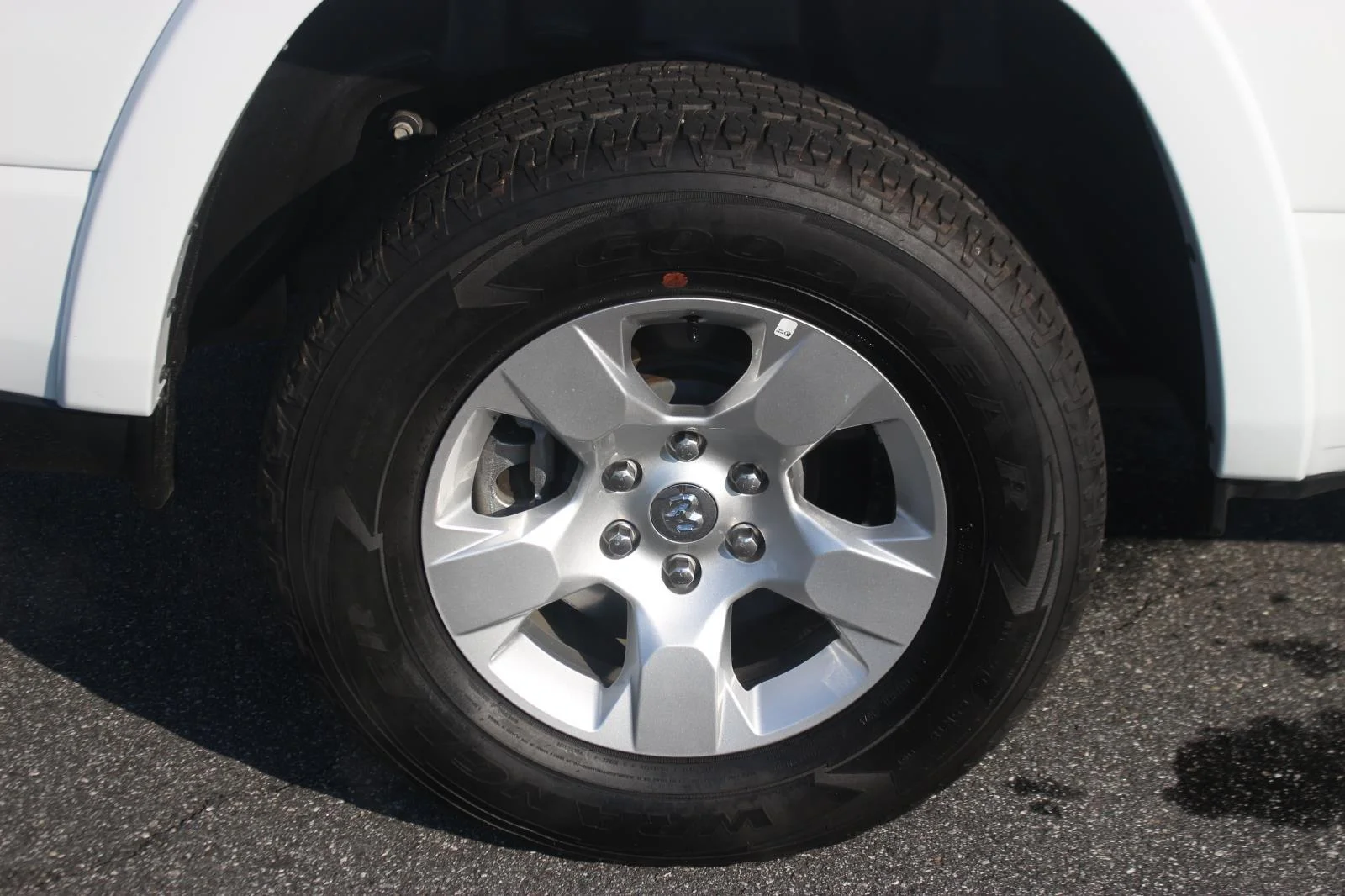 Used 2025 White Ram Big Horn image 32