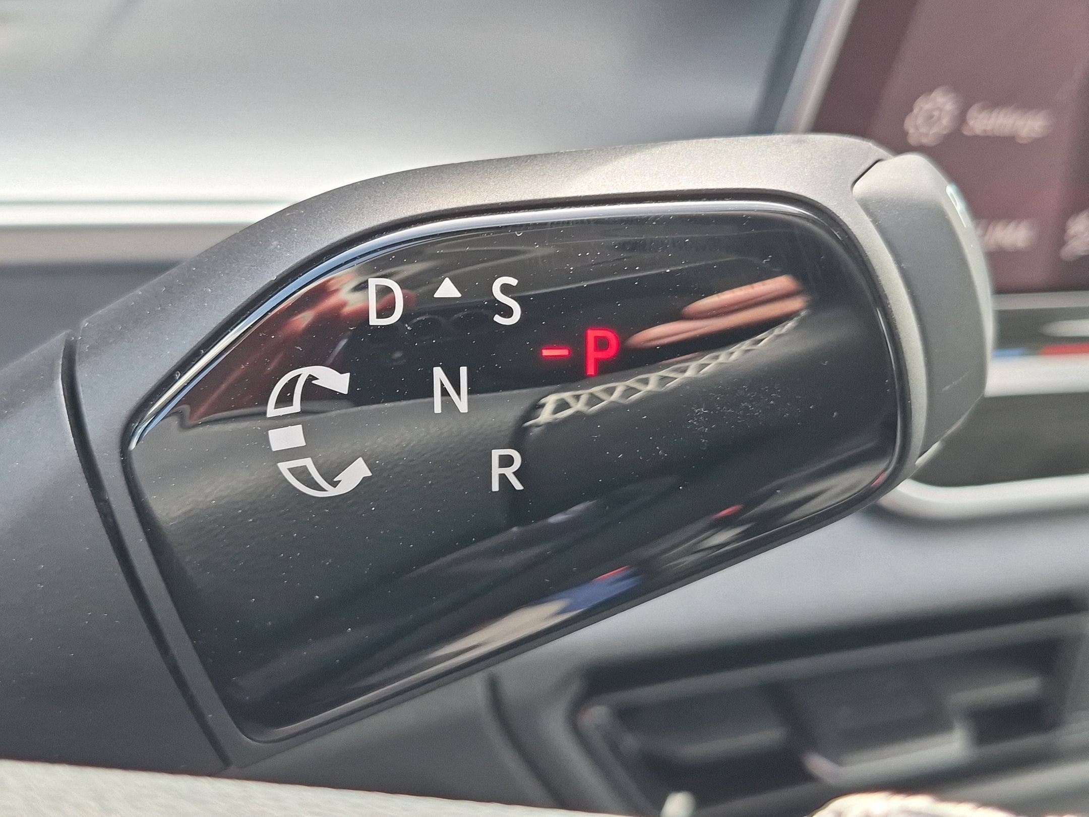 New 2026 Deep Black Pearl Volkswagen SE image 12
