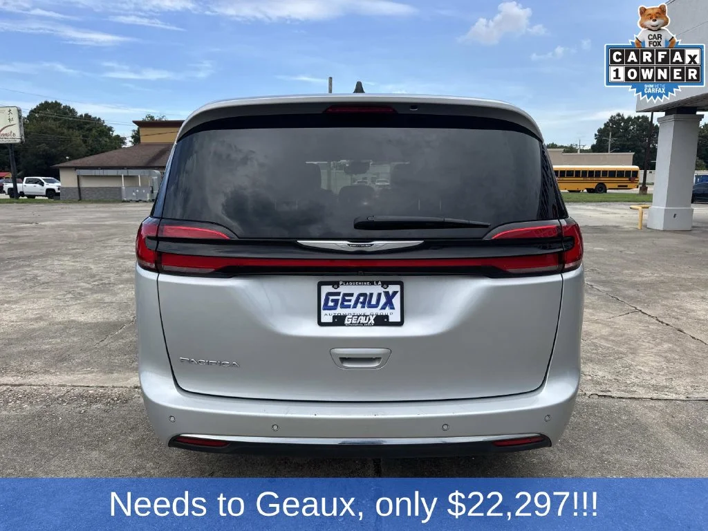 Used 2023 Silver Chrysler Touring L image 14