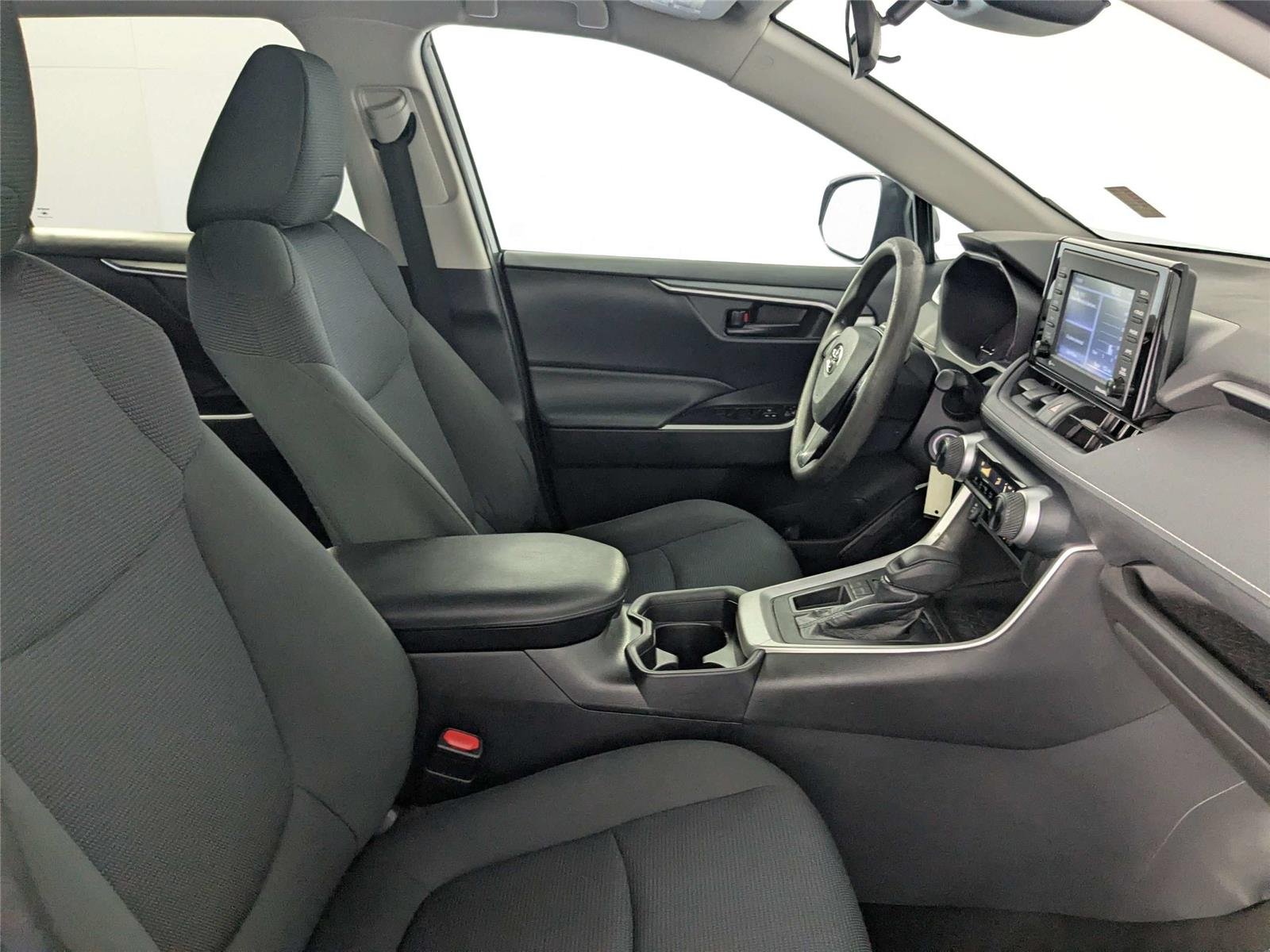 Used 2020 Magnetic Gray Metallic Toyota LE image 31