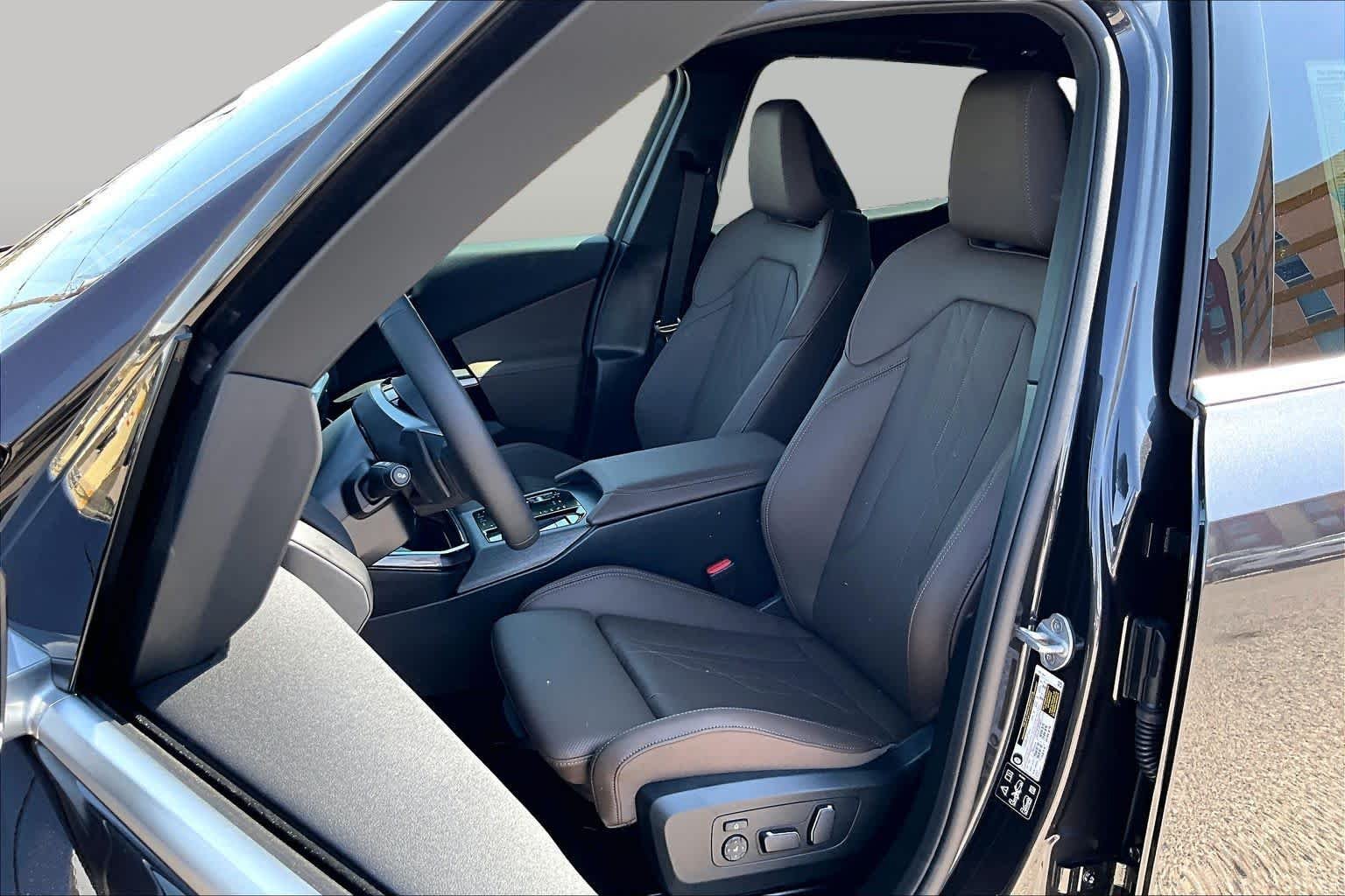 New 2026 Dark Graphite Metallic BMW 30 xDrive image 9