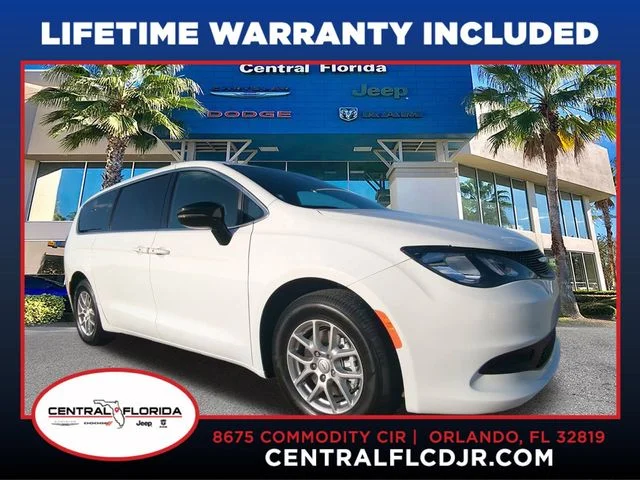 2026 Chrysler Voyager LX's photo