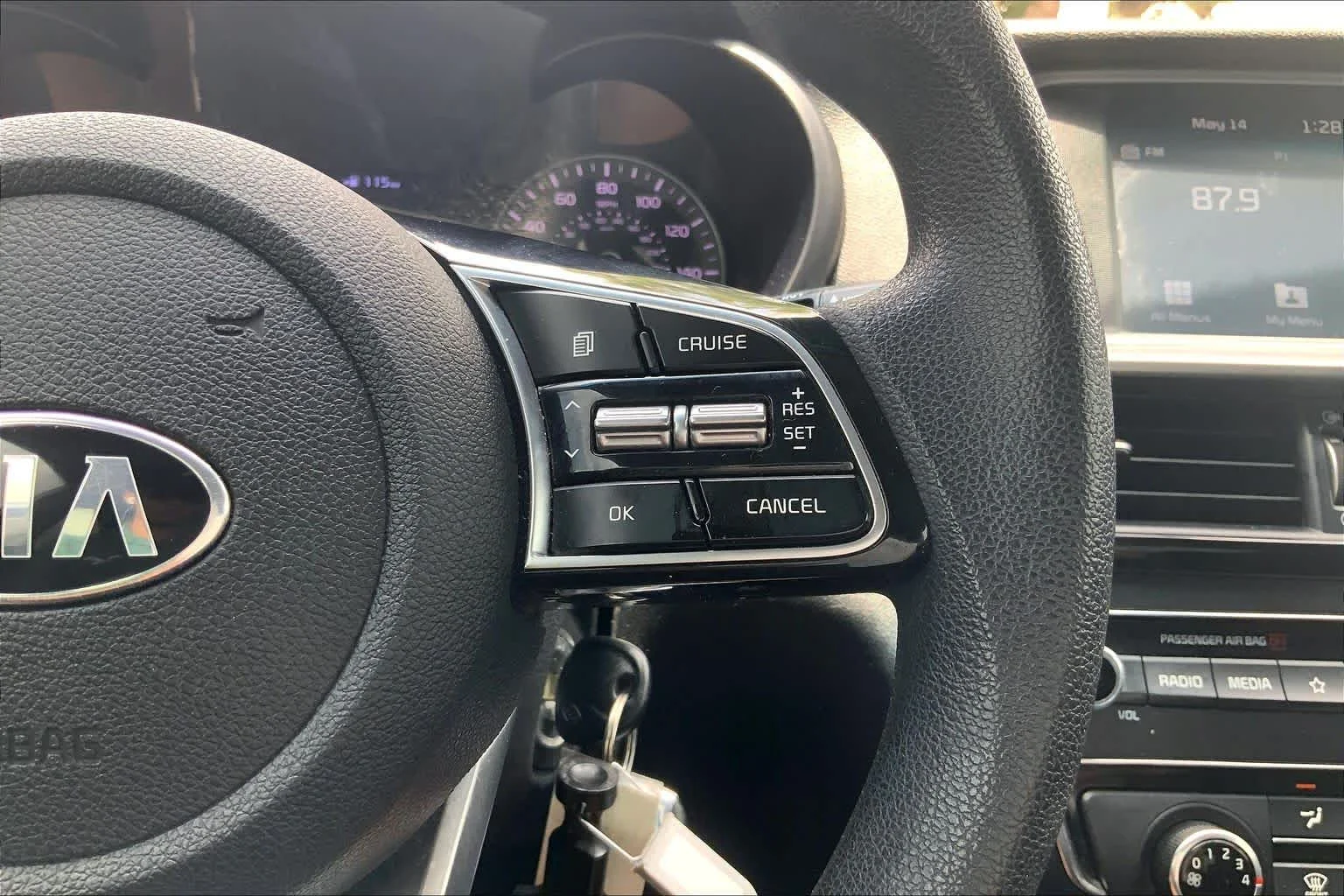 Used 2020 Sparkling Silver Kia LX image 25