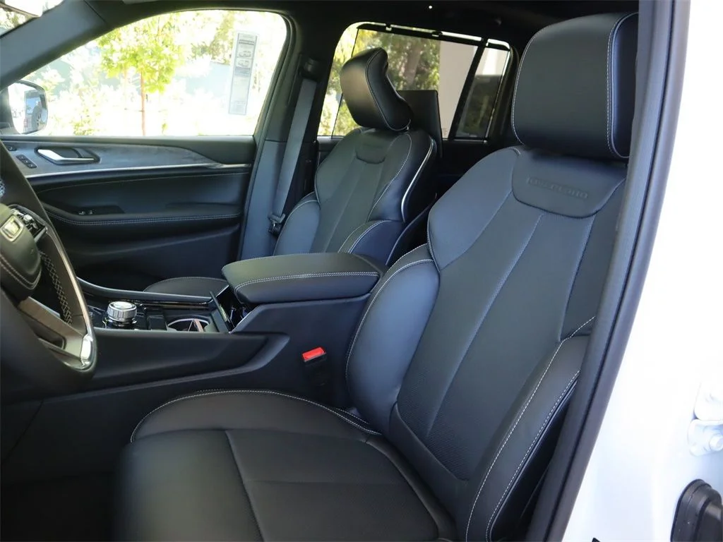 2023 Jeep Grand Cherokee Overland - Photo 21