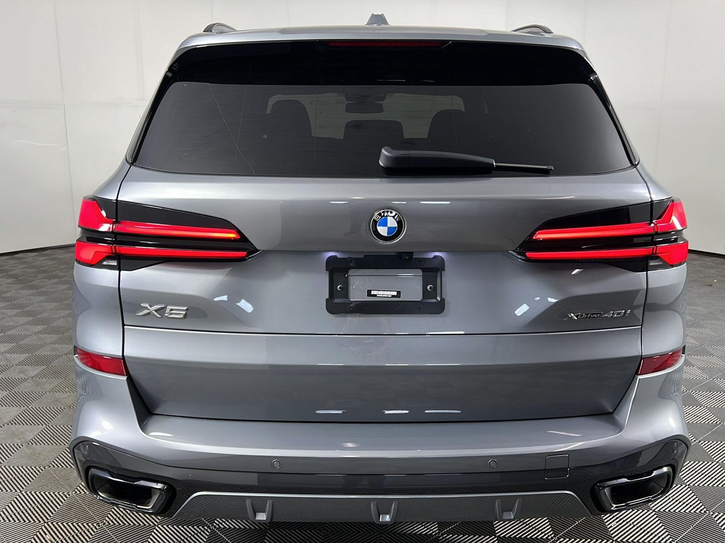 Certified Used 2024 Skyscraper Grey Metallic BMW xDrive40i image 6