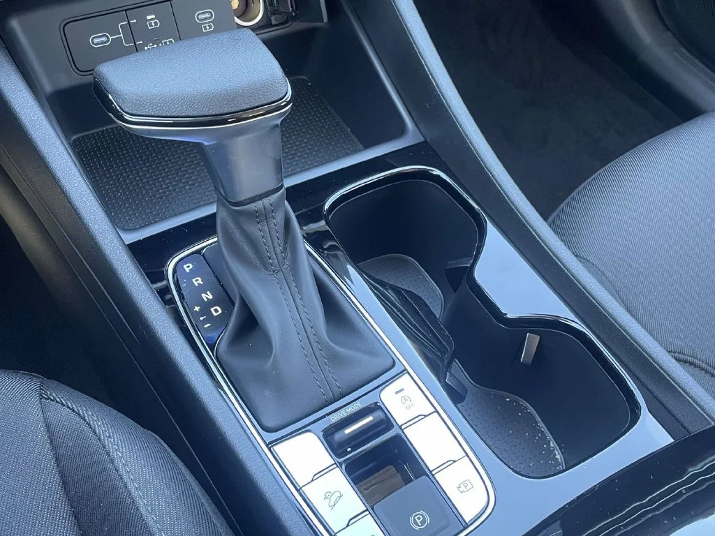 New 2026 White Hyundai SE image 18