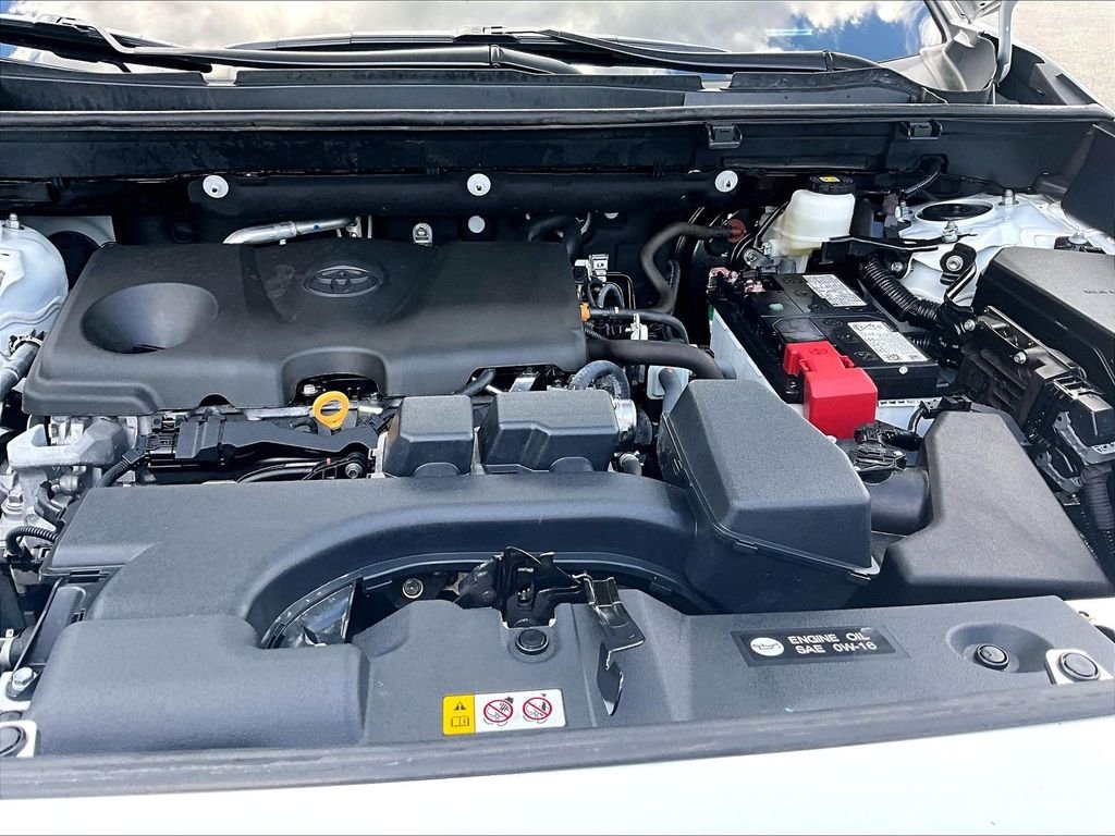 Used 2025 White Toyota XLE image 29
