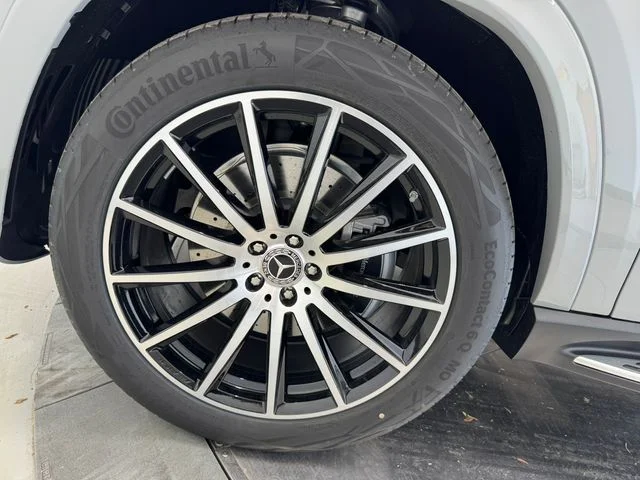 New 2026 MANUFAKTUR Alpine Gray Mercedes-Benz GLS 450 image 10