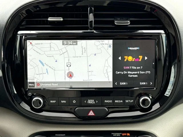 Used 2022 White Kia EX image 19