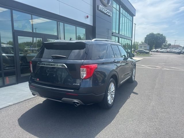 Used 2024 Blue Metallic Ford Limited image 3
