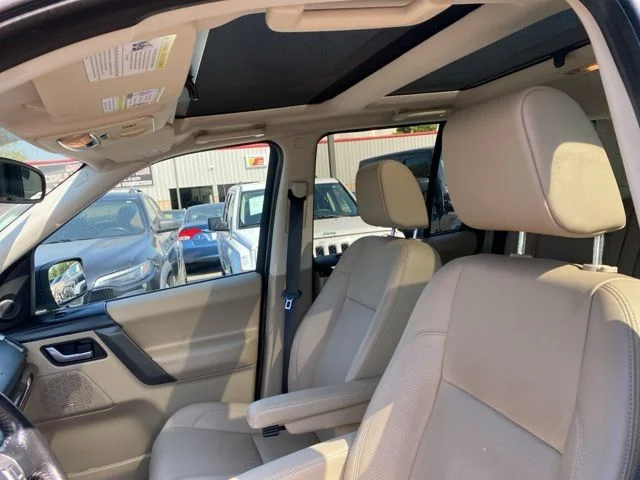 2009 Land Rover LR2 HSE - Photo 11