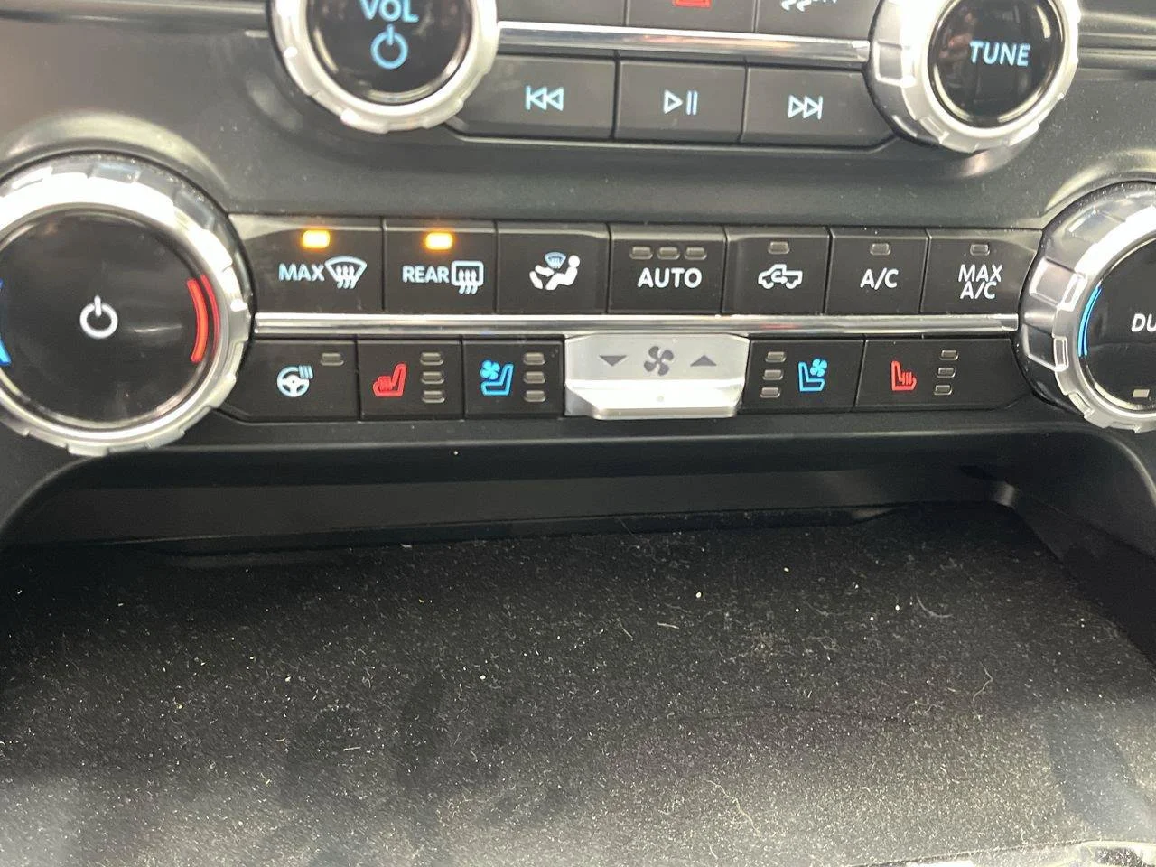 Used 2025 Black Ford LARIAT image 28