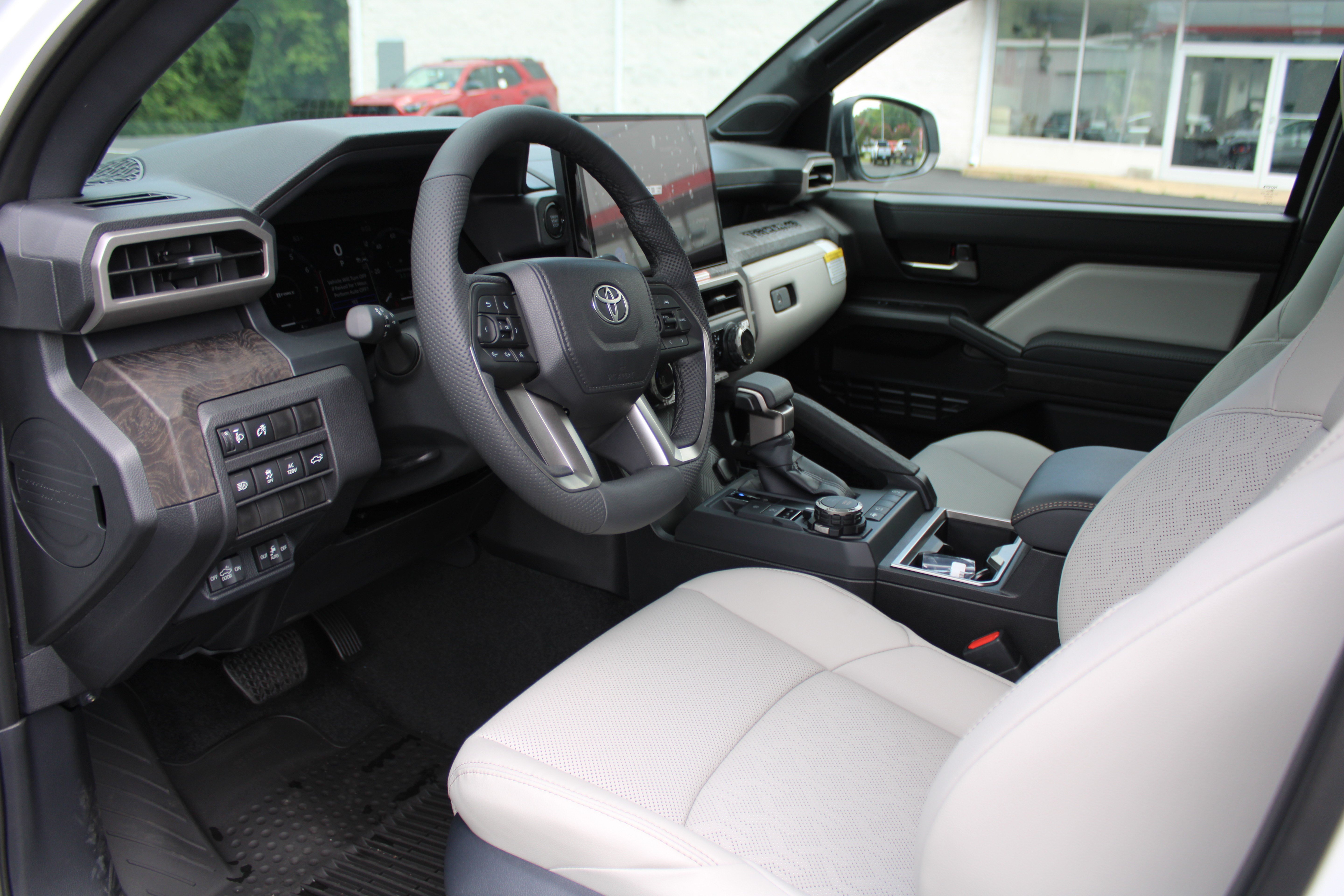 New 2026 Wind Chill Pearl <sup>1</sup> Toyota  Limited image 20