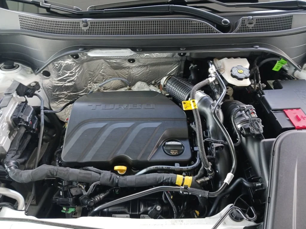 Used 2026 Summit White Chevrolet 2RS image 14