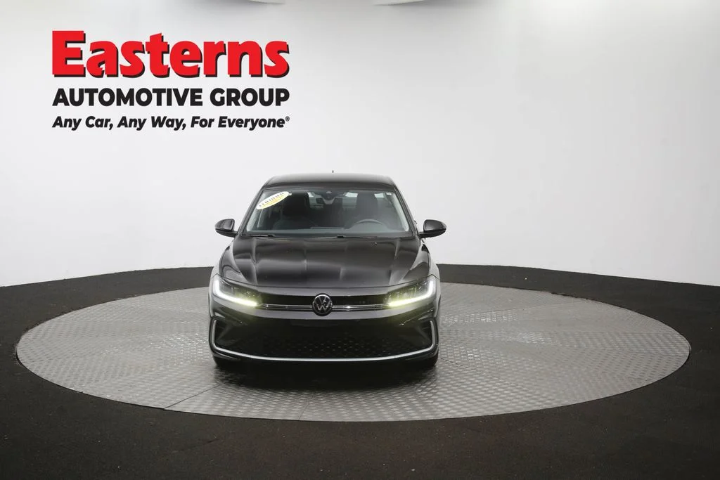 Used 2025 Black Volkswagen 1.5T SE image 51