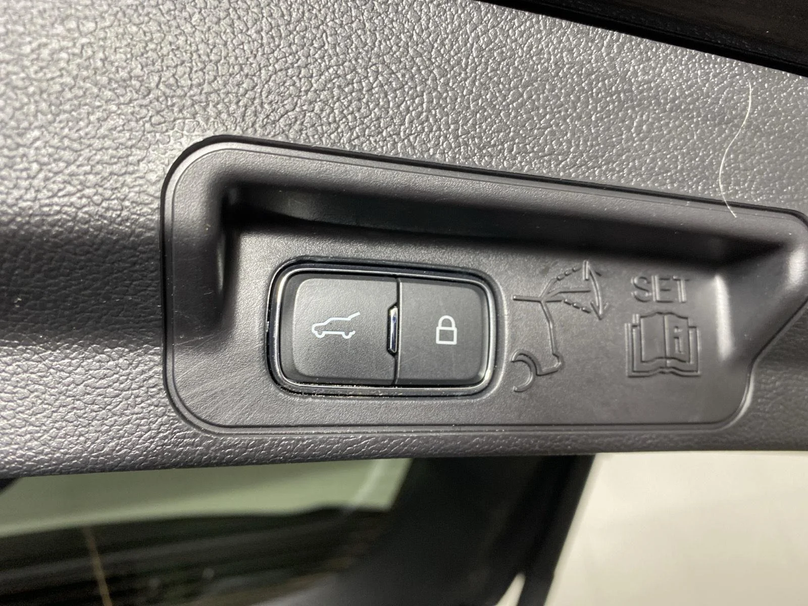 Used 2022 Agate Black Ford XLT image 28