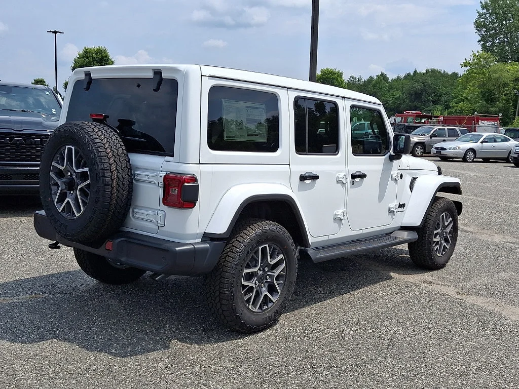 New 2026 Bright White Clear-Coat Exterior Paint Jeep Sahara image 8