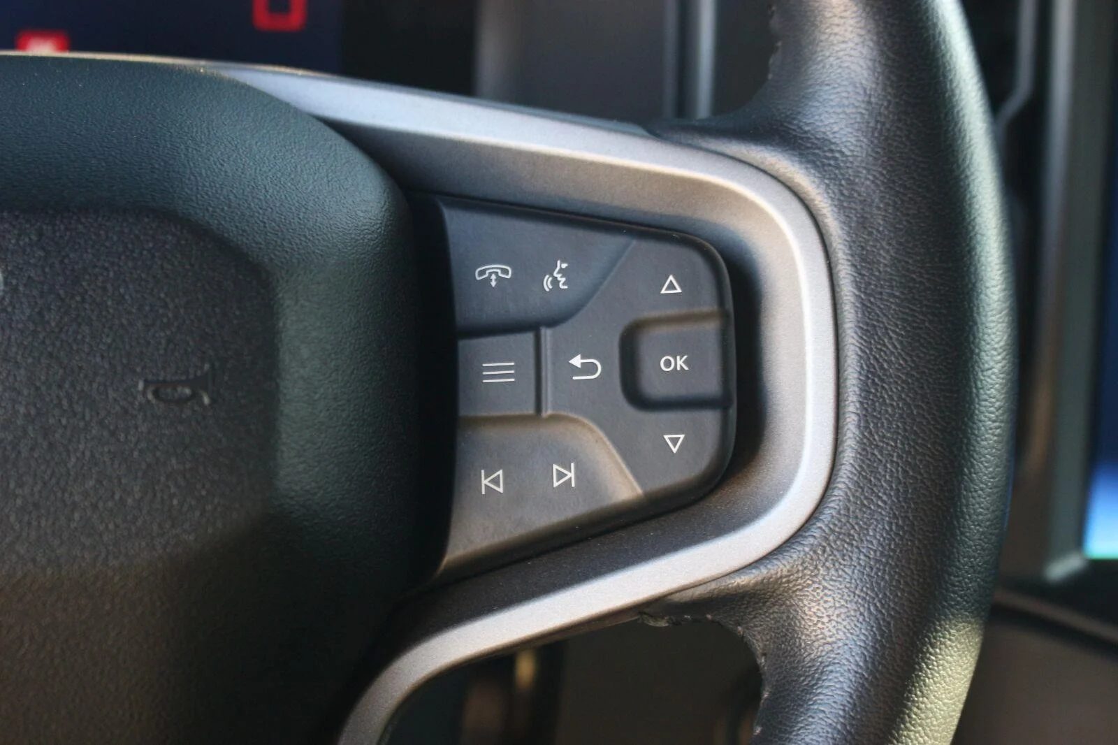 Used 2024 Oxford White Ford Badlands image 18