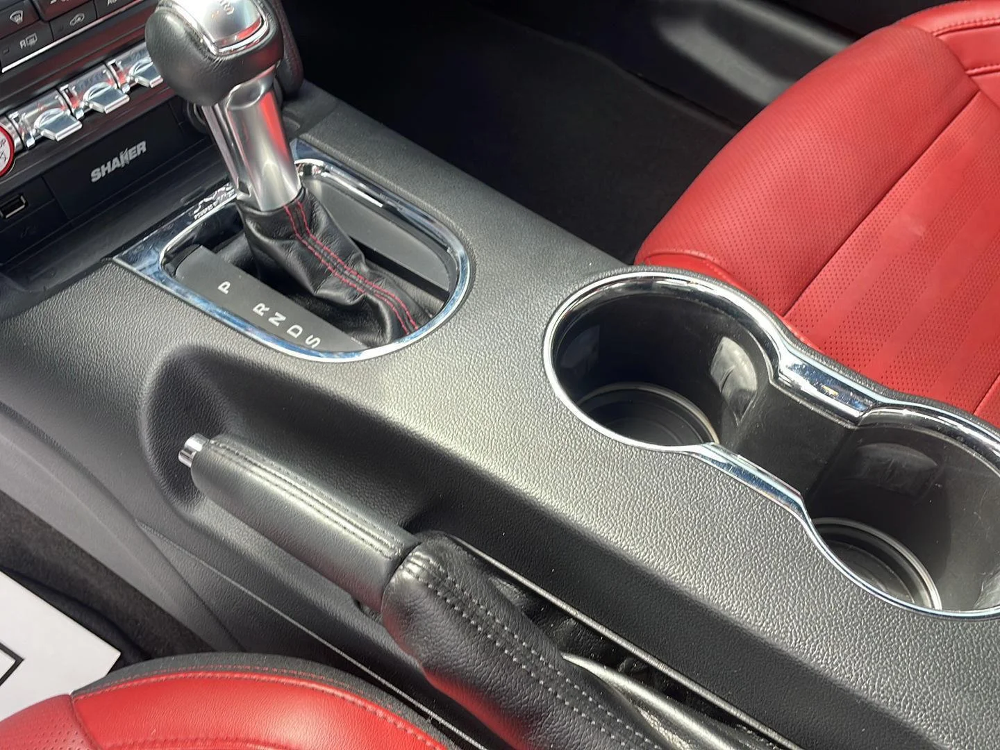 Used 2015 Ingot Silver Ford GT Premium image 14
