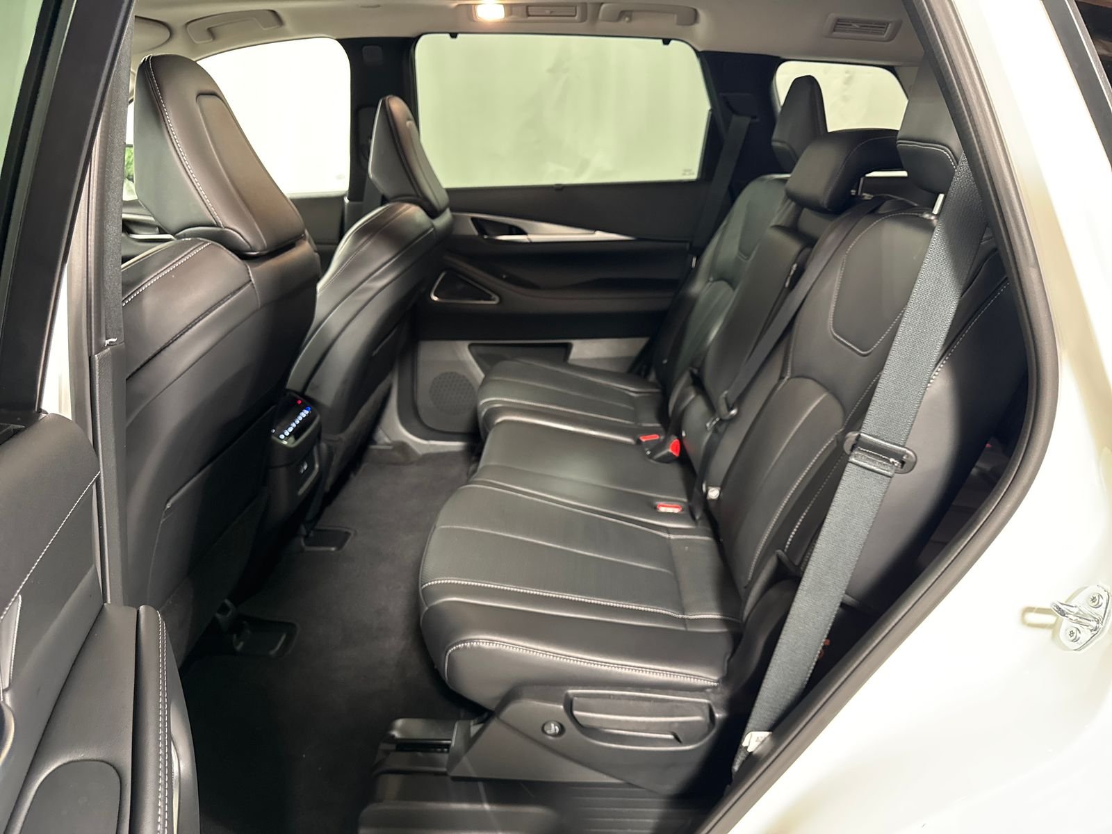 2025 INFINITI QX60 LUXE - Photo 9
