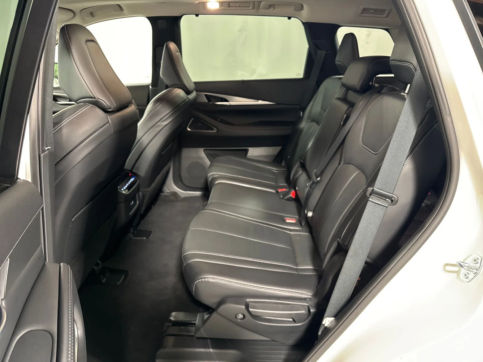 2025 INFINITI QX60 LUXE - Photo 5