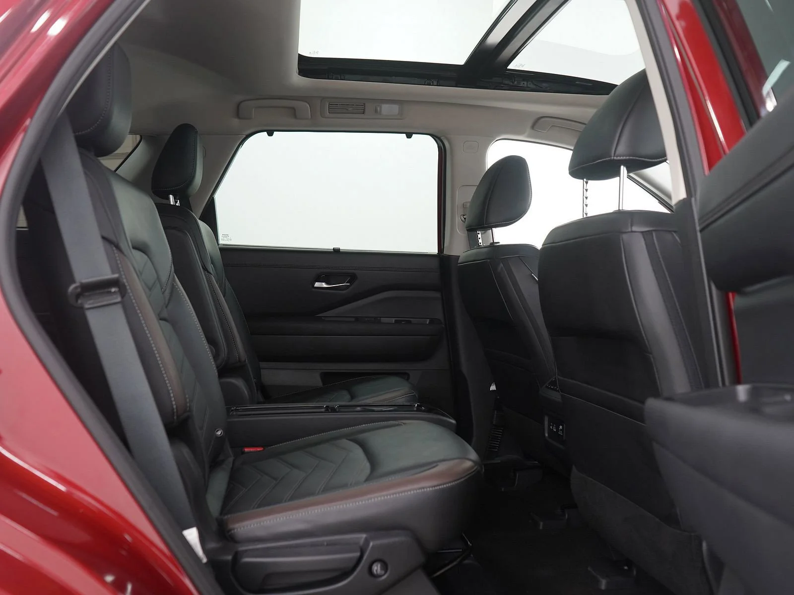 Used 2024 Scarlet Ember Nissan Platinum image 12