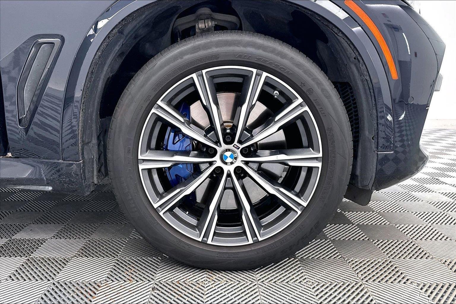 Certified Used 2023 Carbon Black Metallic BMW M50i image 36
