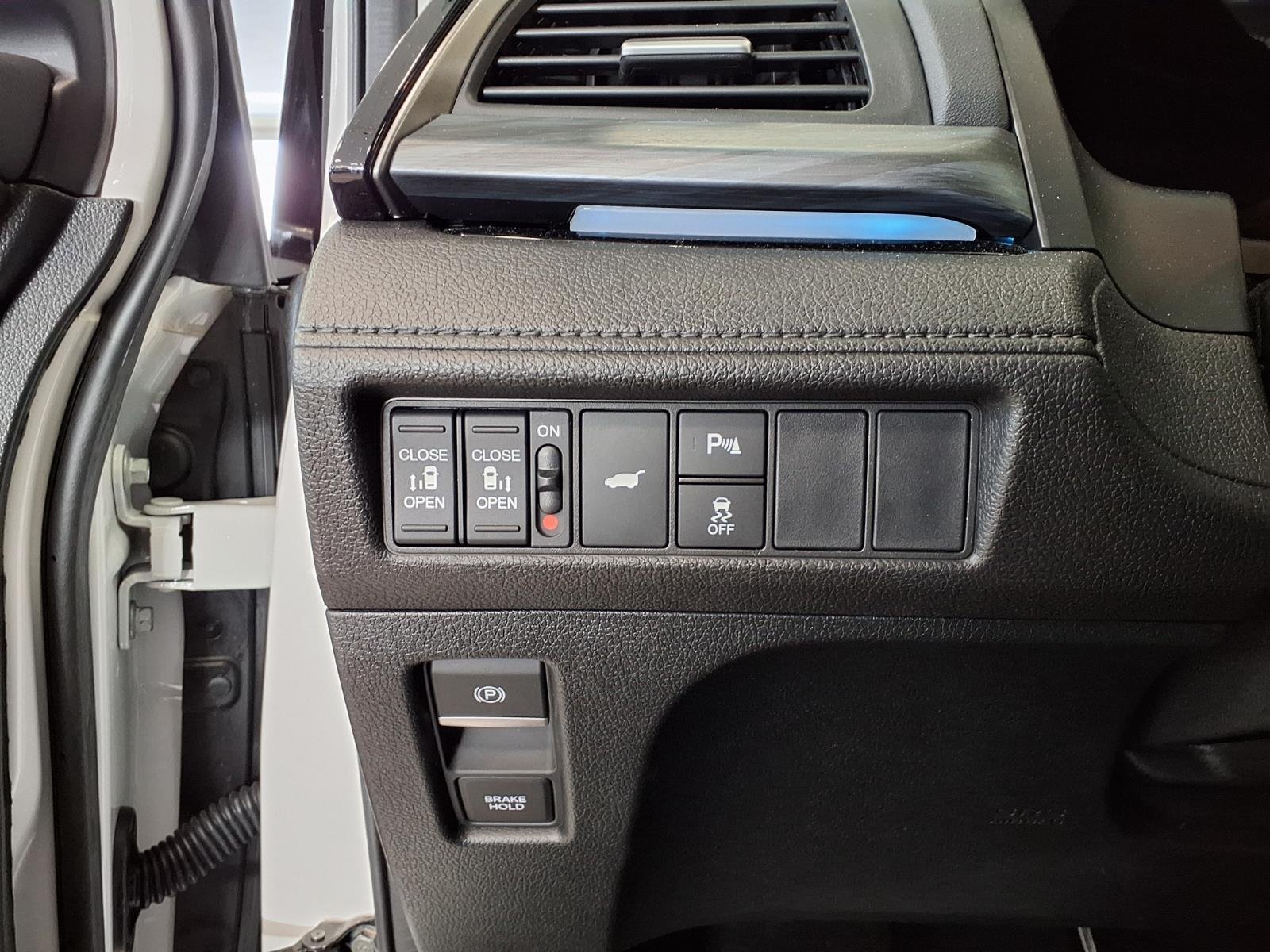 2026 Honda Odyssey Elite - Photo 13