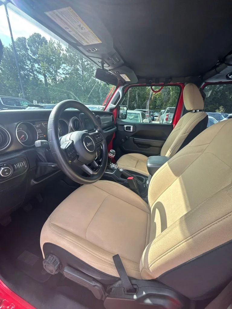 Used 2020 Red Jeep Sport image 12