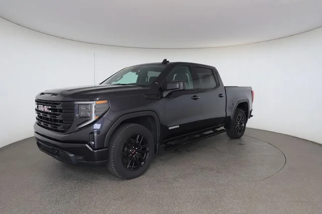 Used 2024 Silver GMC Elevation image 3