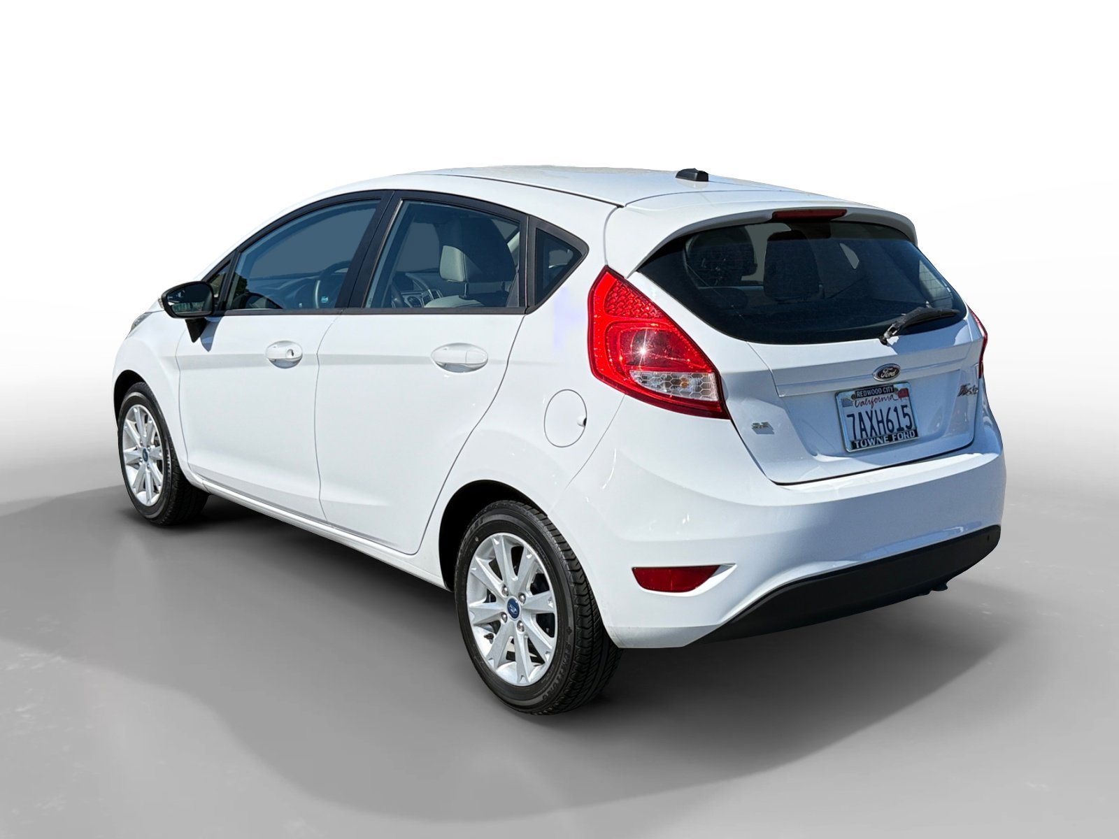 Used 2013 Oxford White Ford SE image 3