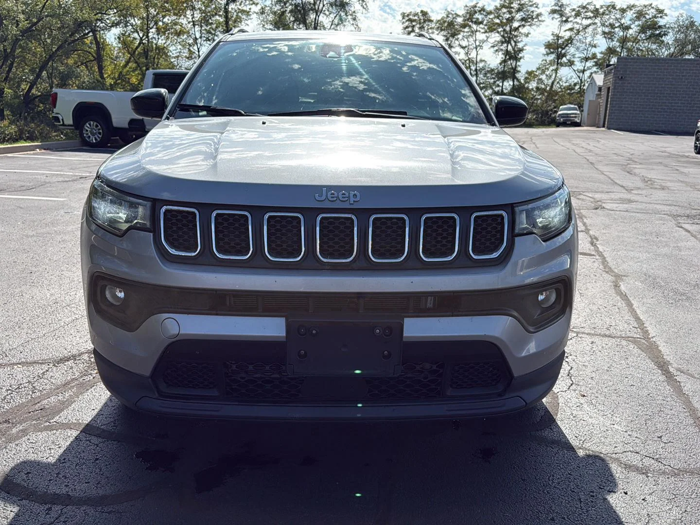 Used 2024 Baltic Gray Metallic Clearcoat Jeep Latitude image 8