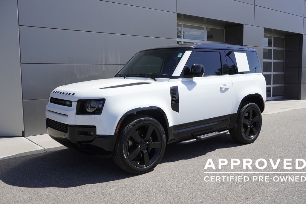 Certified Used 2026 White Land Rover V8 image 3
