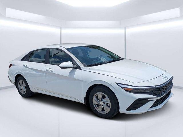 New 2026 White Hyundai SE image 1