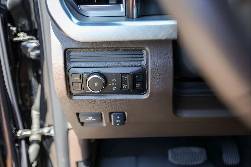 Used 2025 Black Ford King Ranch image 17