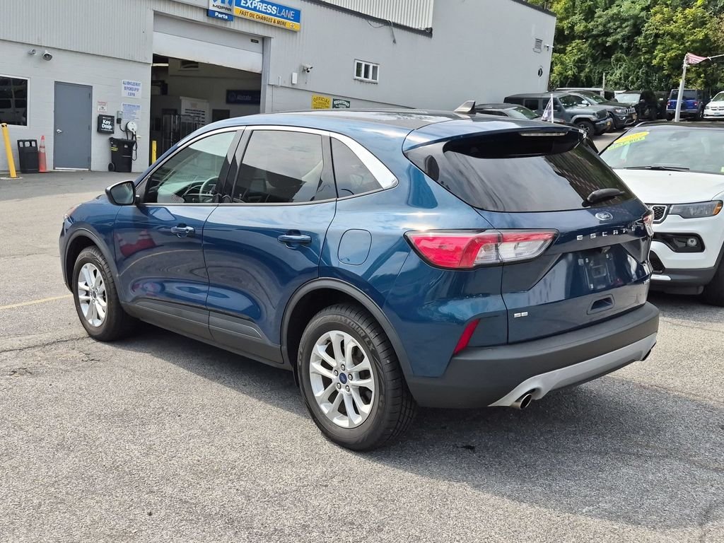 Used 2020 Green Ford SE image 8