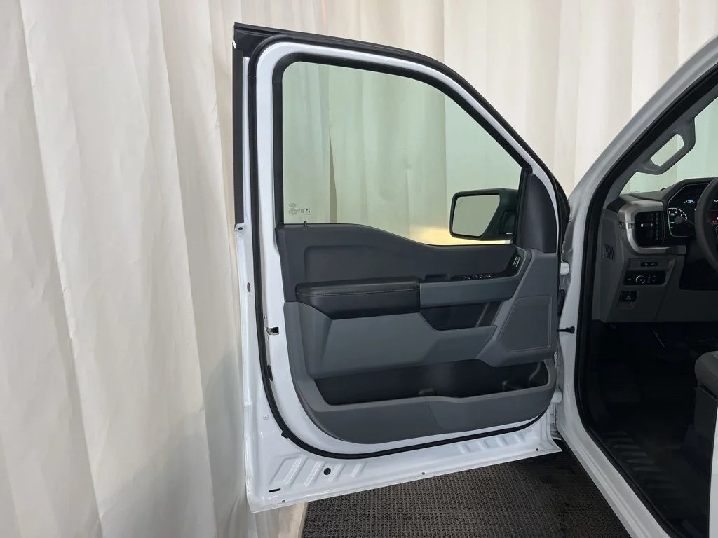 Used 2023 White Ford XL image 17