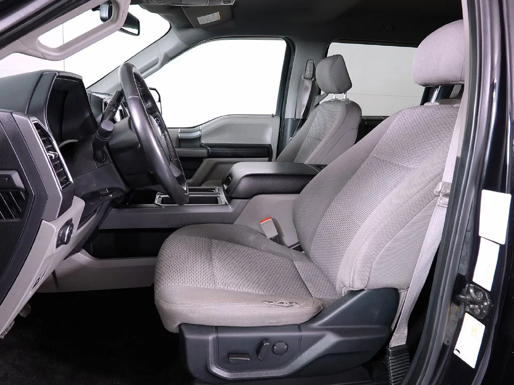 Used 2019 Black Ford XLT image 11