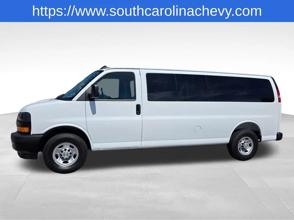 Used 2025 Summit White Chevrolet 1LS image 33
