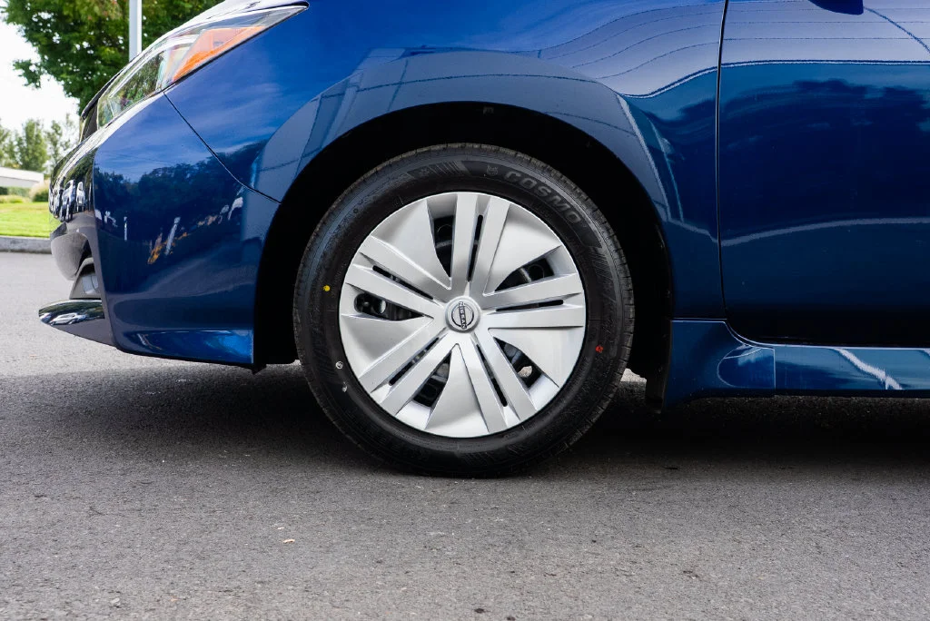 Used 2025 Blue Nissan S image 7