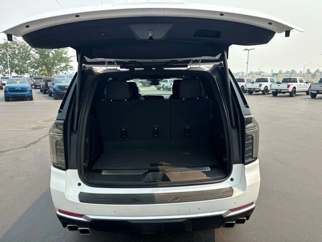 Used 2025  Chevrolet High Country image 6