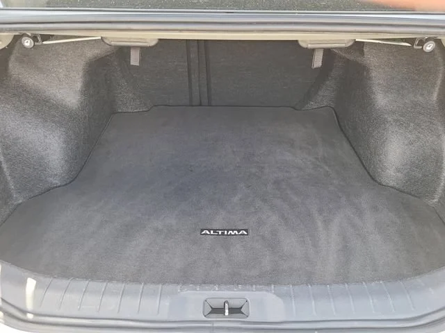 Used 2024 Silver Nissan 2.5 SV image 11