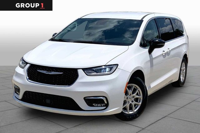 Chrysler Pacifica FWD Mini-van, Passenger - Offsite Location