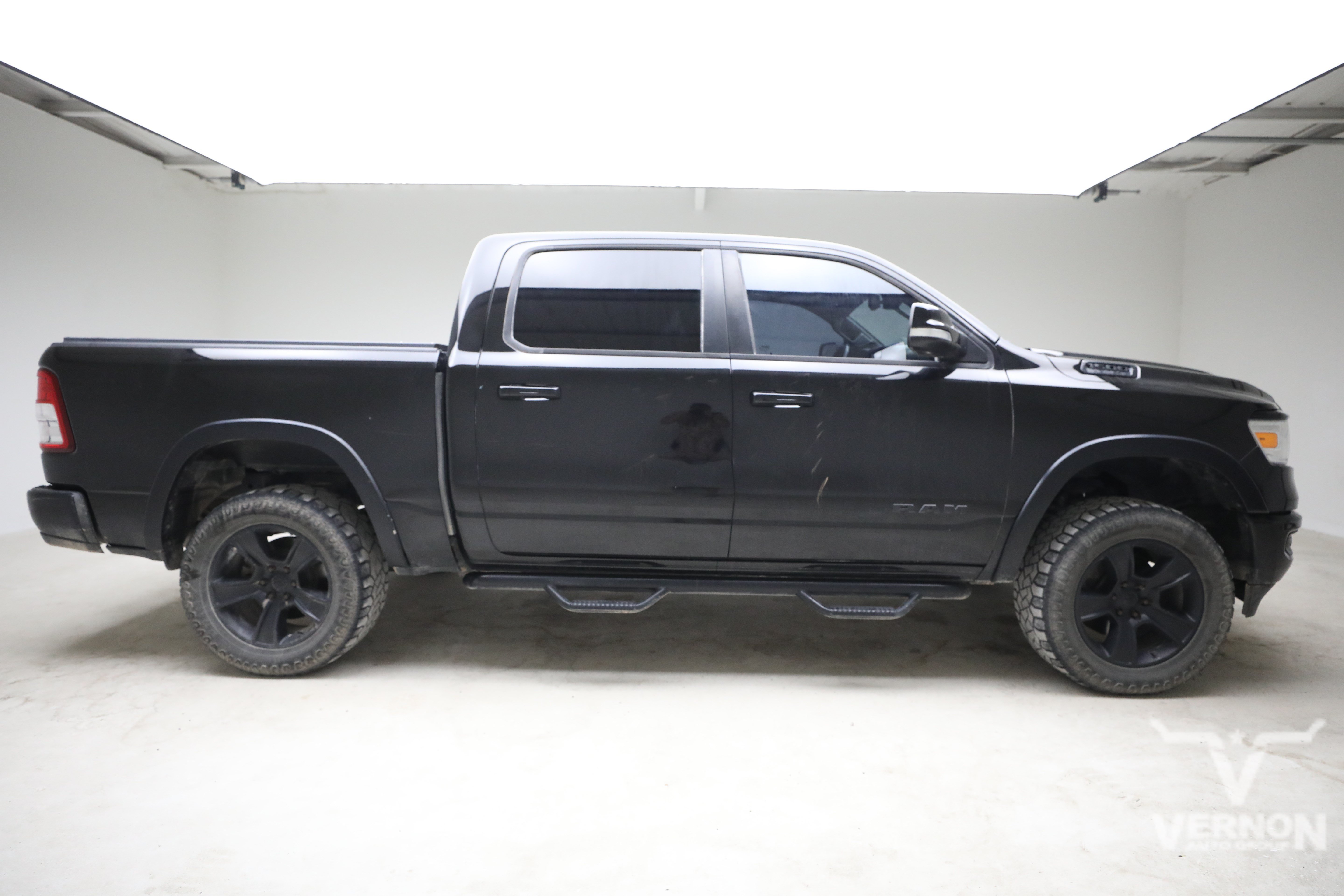 Used 2019 Diamond Black Crystal Pearlcoat Ram Y image 6