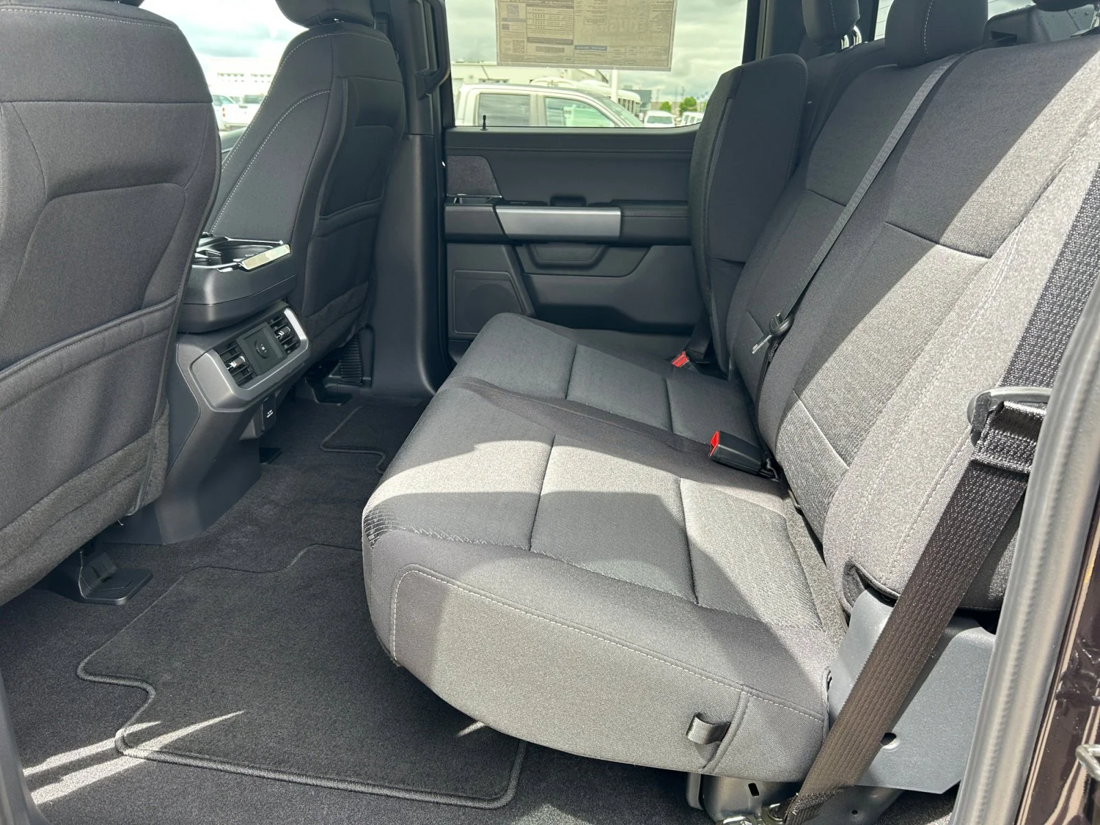 New 2026 Agate Black Metallic Ford XLT image 18
